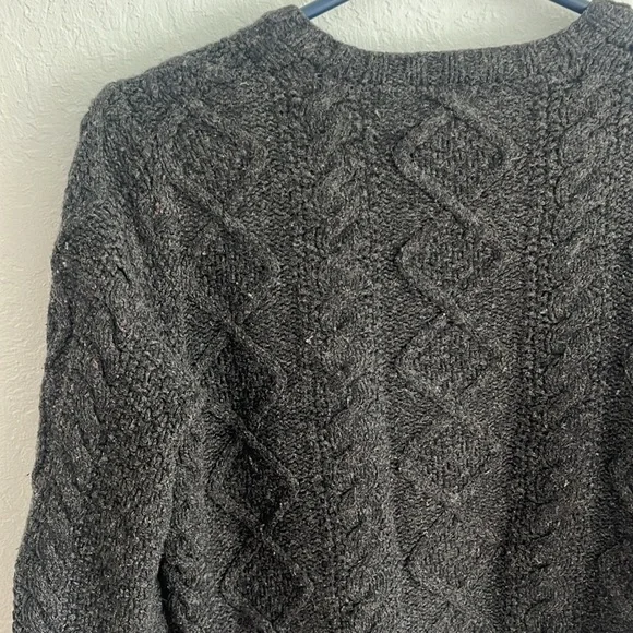 Banana Republic Dark Grey Lamb’s Wool Cable Knit Sweater V Neck - Picture 4 of 4